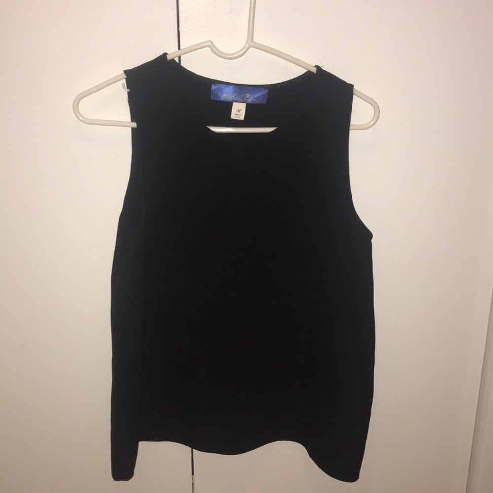 Black scallop open back shirt
